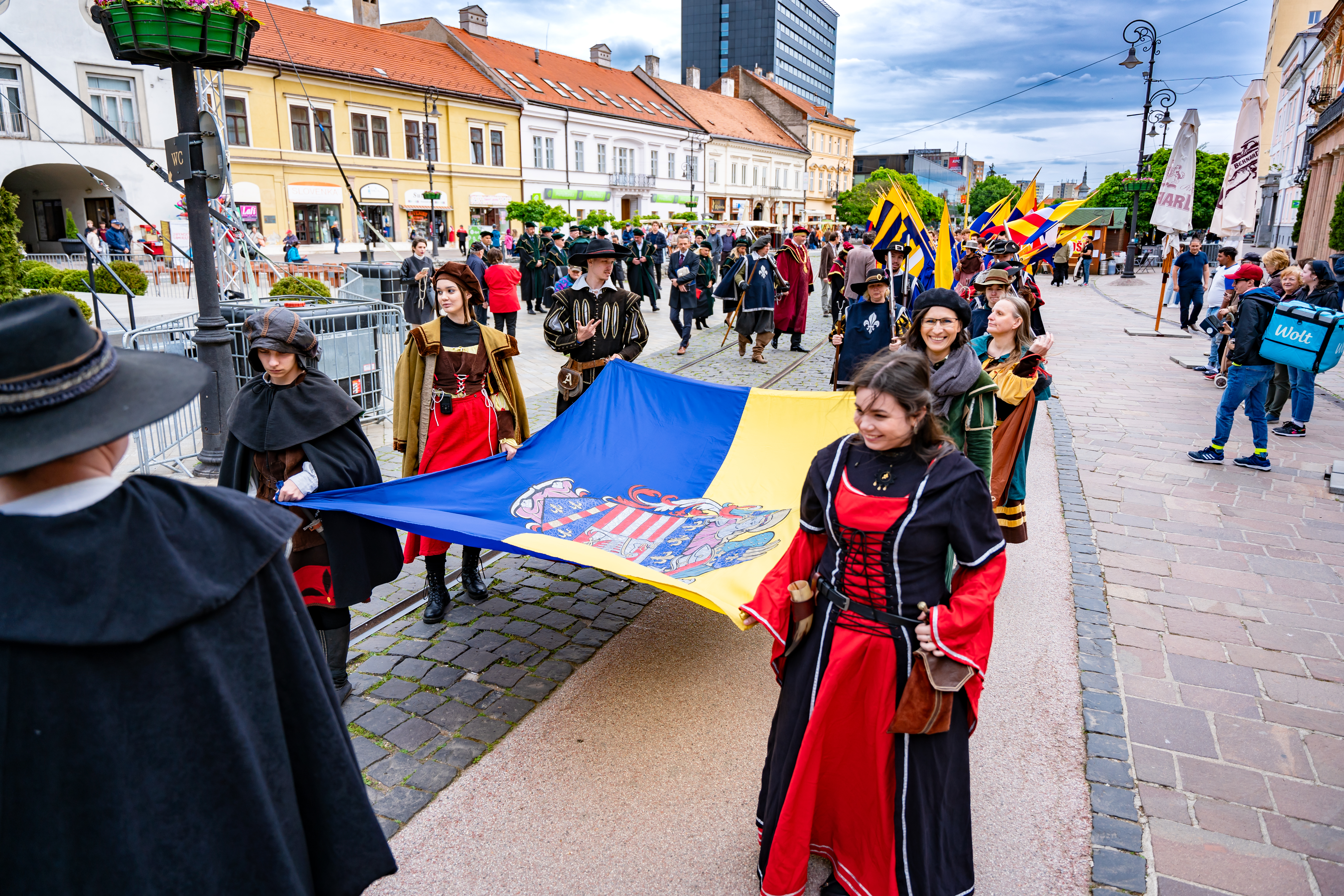 Slavnostny sprievod rytierov Hlavnou ulicou-19